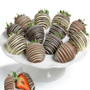 Belgian Chocolate Dipped Strawberries - 12 Pieces - Regular