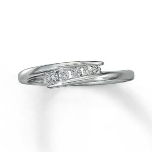 Kay Previously Owned Ring 1/8 ct tw Diamonds 10K White Gold