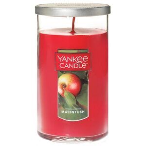 Yankee Candle Medium Perfect Pillar Macintosh - 1.0 ea