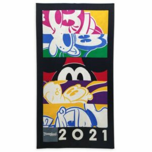 Mickey Mouse and Friends Beach Towel Disneyland 2021